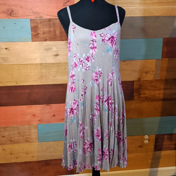 torrid Dresses & Skirts - 💜5/$25 Sz 0 torrid adjustable strap super soft floral dress